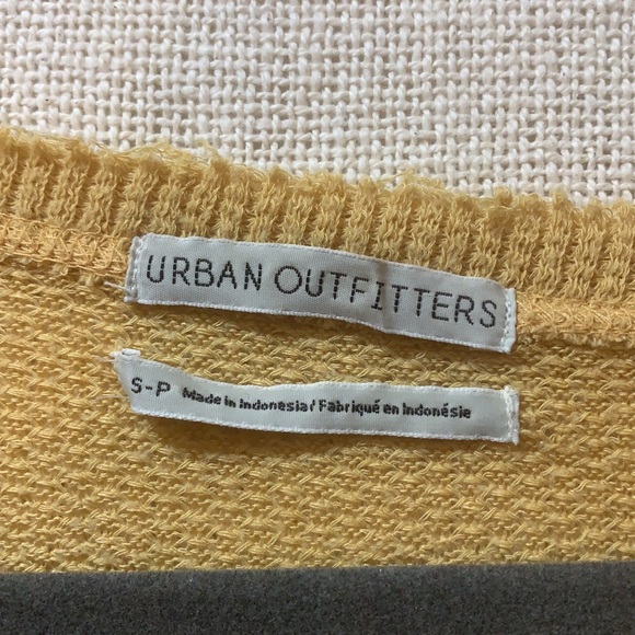 Urban Outfitters Mustard-yellow sweater shirt - Picture 3 of 5